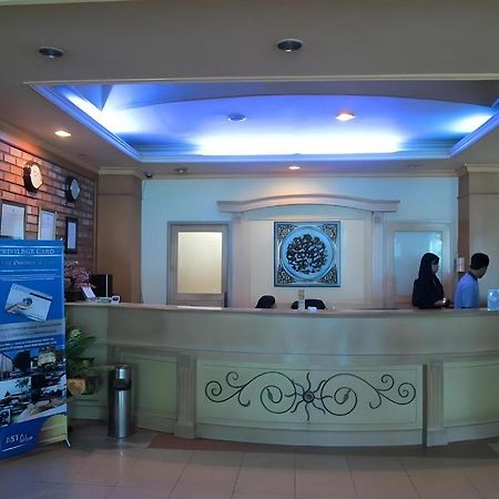 Buana Lestari Hotel Balikpapan  Esterno foto