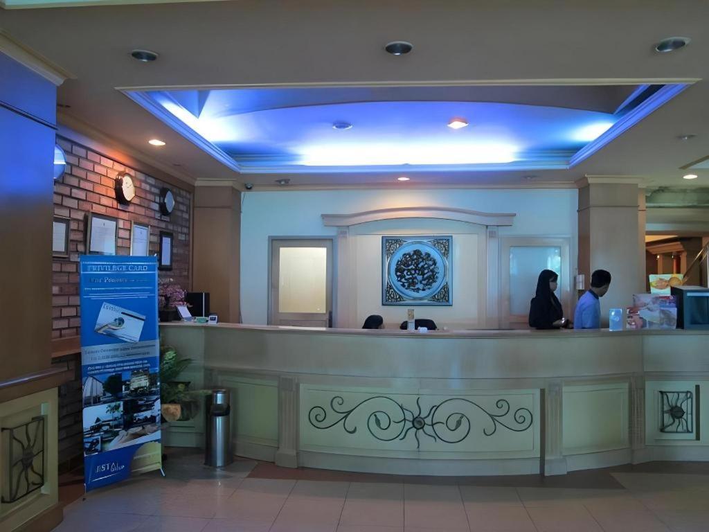 Buana Lestari Hotel Balikpapan  Esterno foto