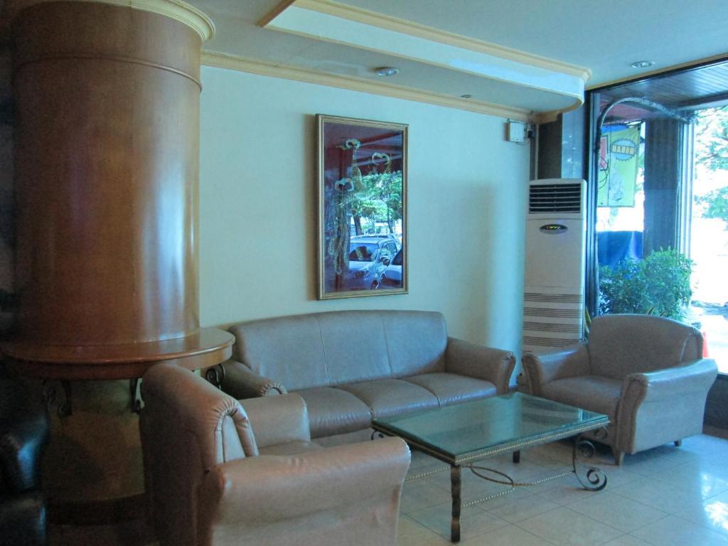 Buana Lestari Hotel Balikpapan  Esterno foto