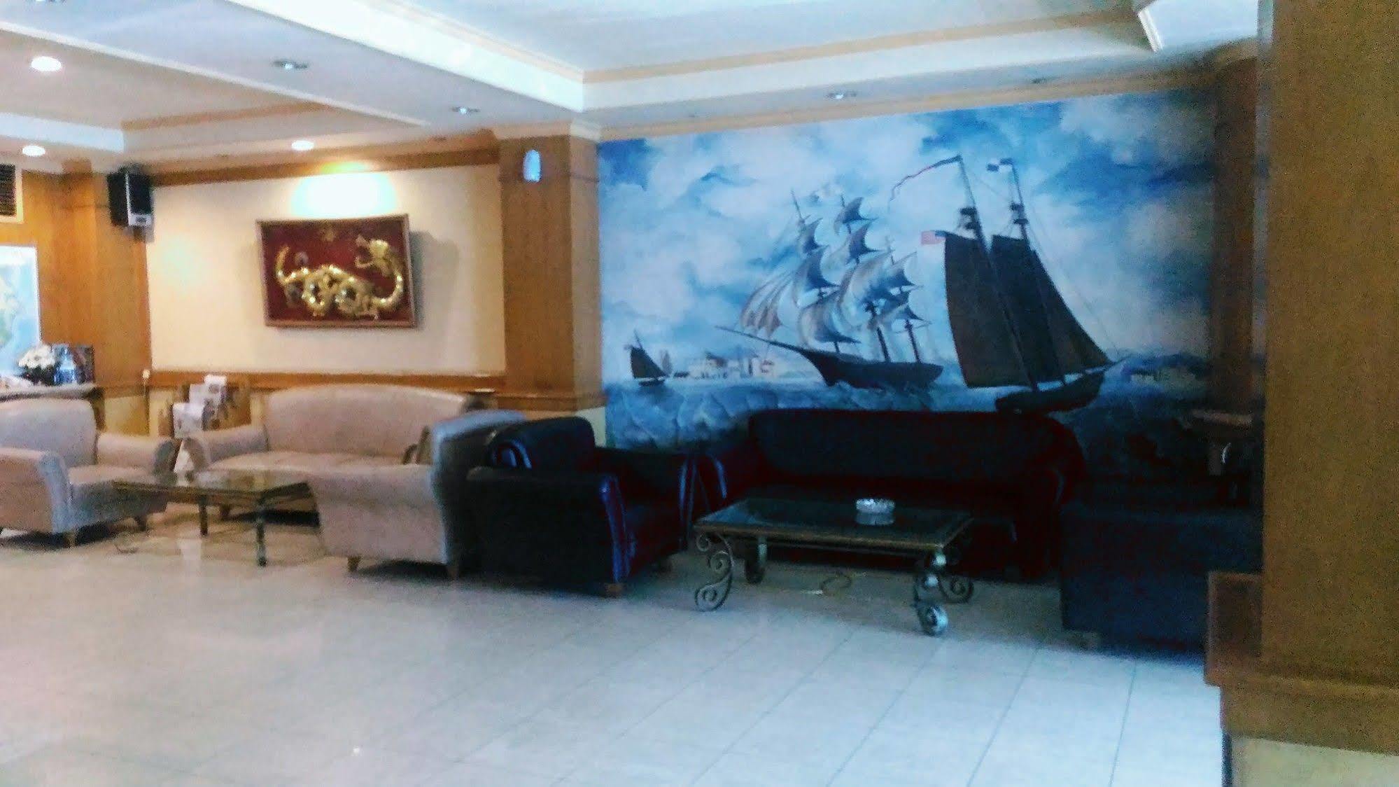 Buana Lestari Hotel Balikpapan  Esterno foto